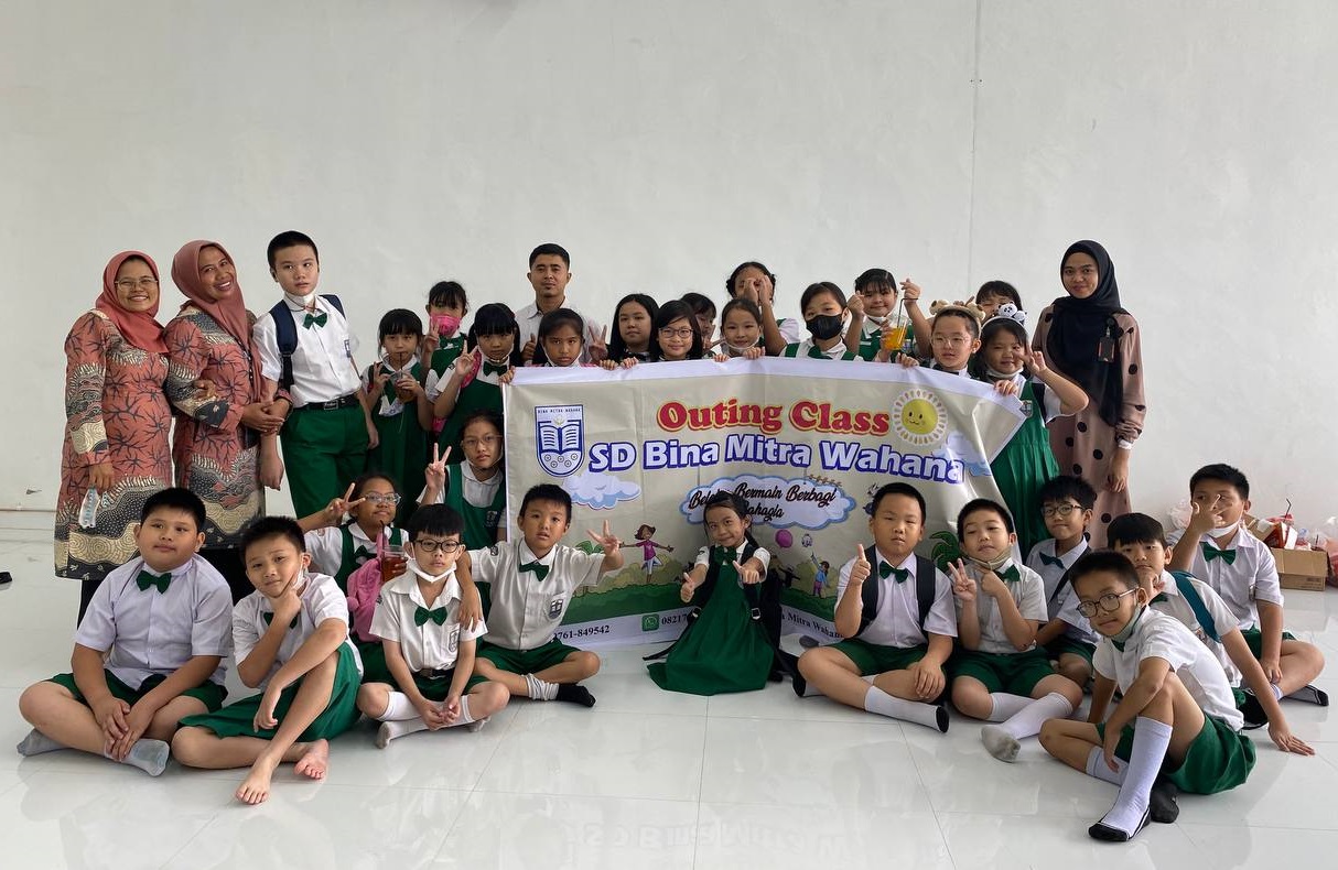 Kunjungan Industri Outing Class SD Bina Mitra Wahana Pekanbaru ke Pabrik Rotte Factory