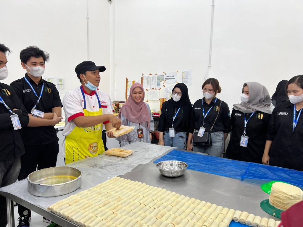 Kunjungan Industri Himpunan Mahasiswa Jurusan Manajemen UNRI ke Pabrik Rotte Factory
