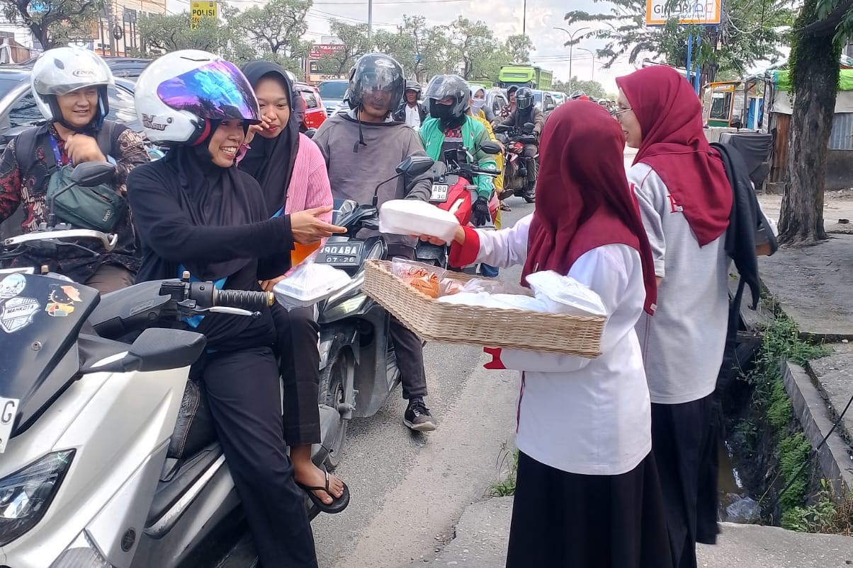 Babada Foundation Gelar Jum’at Berkah Bersama Rotte Bakery Soebrantas dan Rotte Factory di Pekanbaru